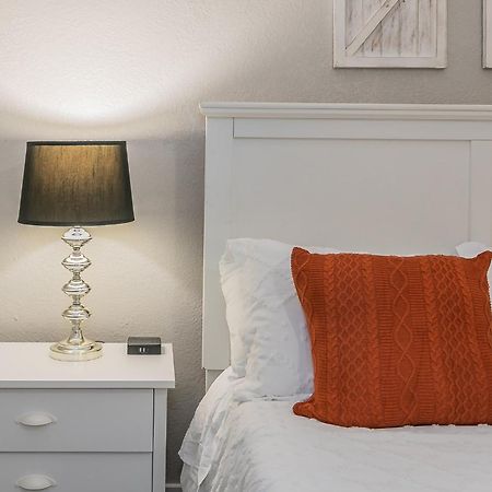 Cozy 2Br Farmhouse Apt - Sleeps 8 - Free Parking! Arlington Ngoại thất bức ảnh