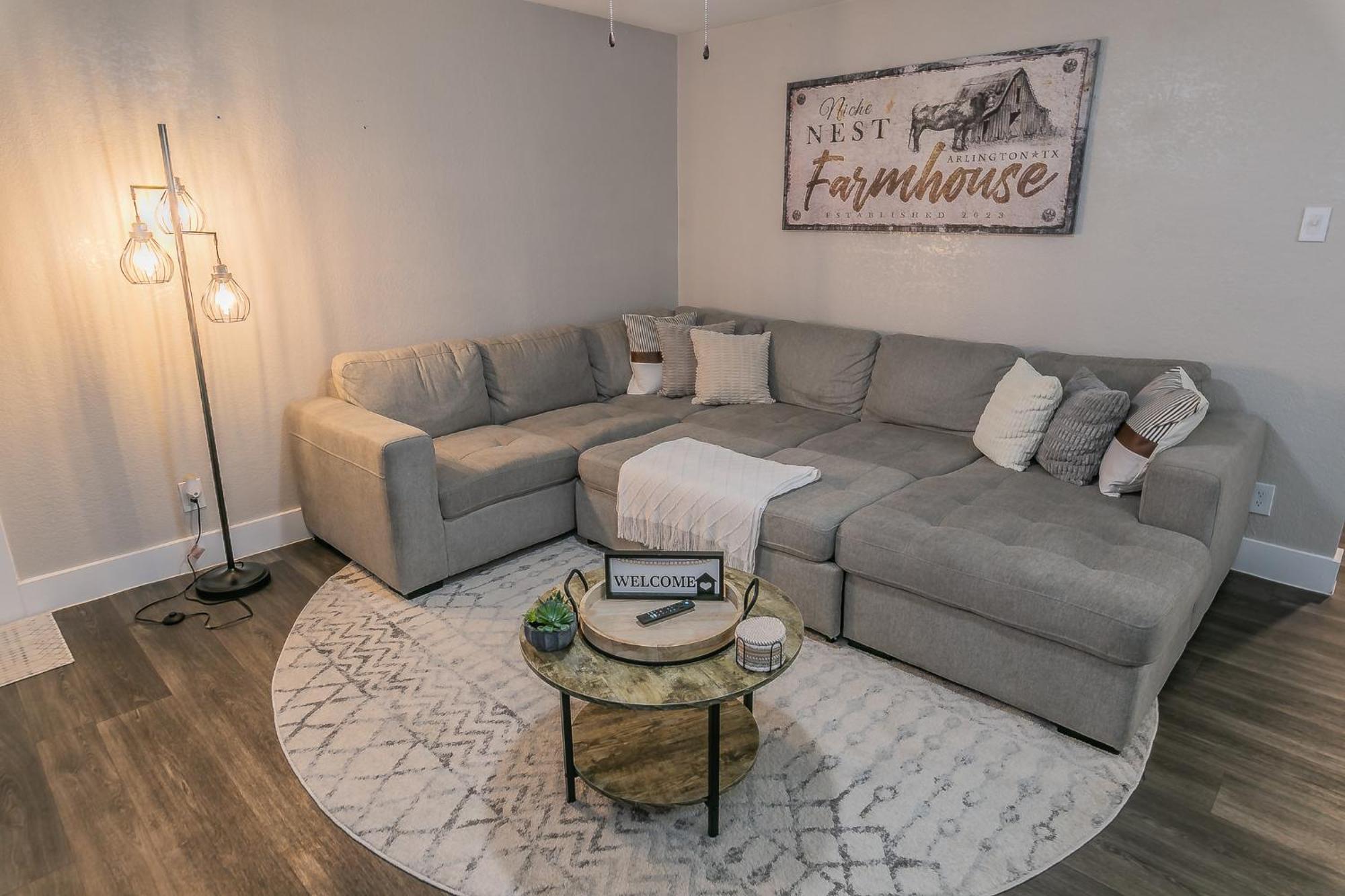 Cozy 2Br Farmhouse Apt - Sleeps 8 - Free Parking! Arlington Ngoại thất bức ảnh
