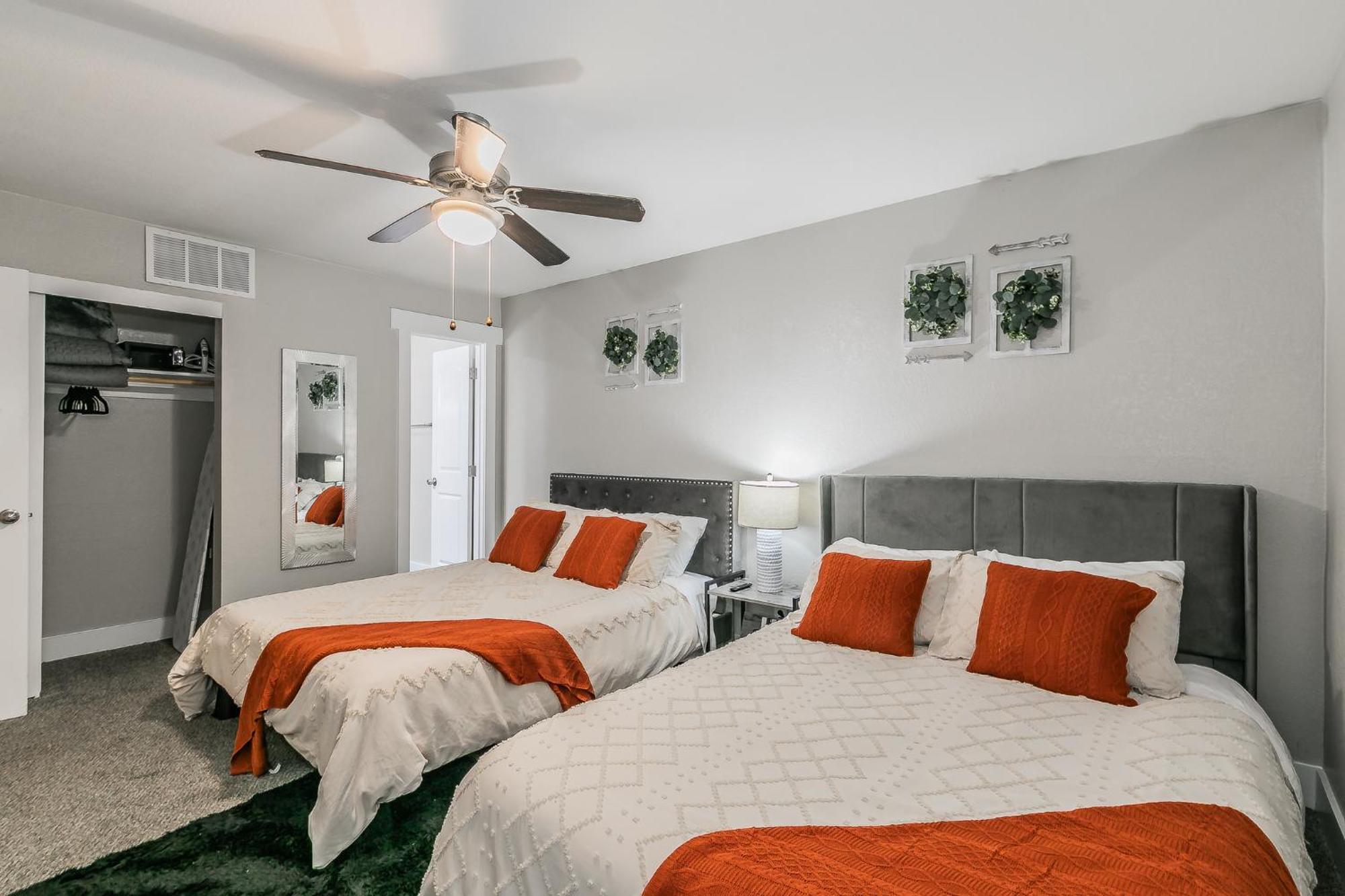 Cozy 2Br Farmhouse Apt - Sleeps 8 - Free Parking! Arlington Ngoại thất bức ảnh